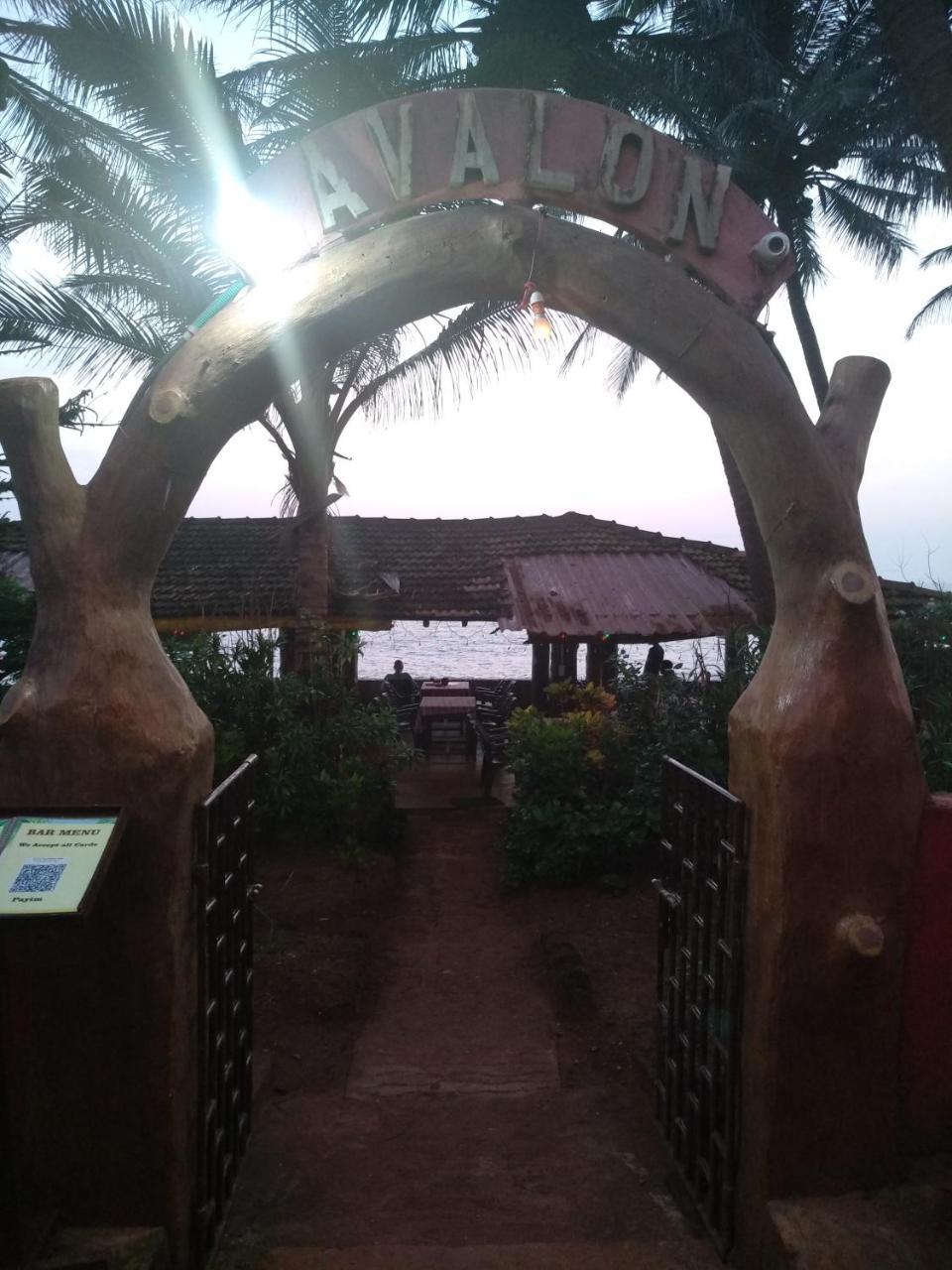 Avalon Sunset Hotel Anjuna Exterior foto